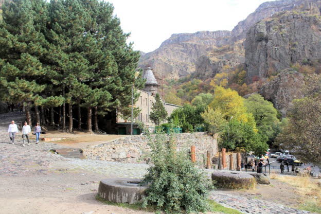 000 Reisen und Knipsen statt Beten und Arbeiten im Kloster Geghard in Armenien (23)