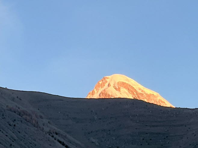 Kasbek (5047 m) Der Prometheus-Berg  stlichster und formschnster Gipfel der Kaukasus-Kette