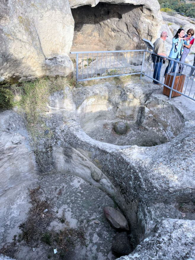 Uplisziche  ist eine Festungs- und Hhlenstadt in Georgien. 