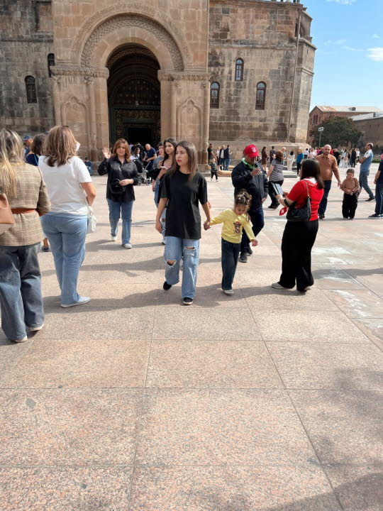 Kathedrale von Etschmiadsin  und das Handy 