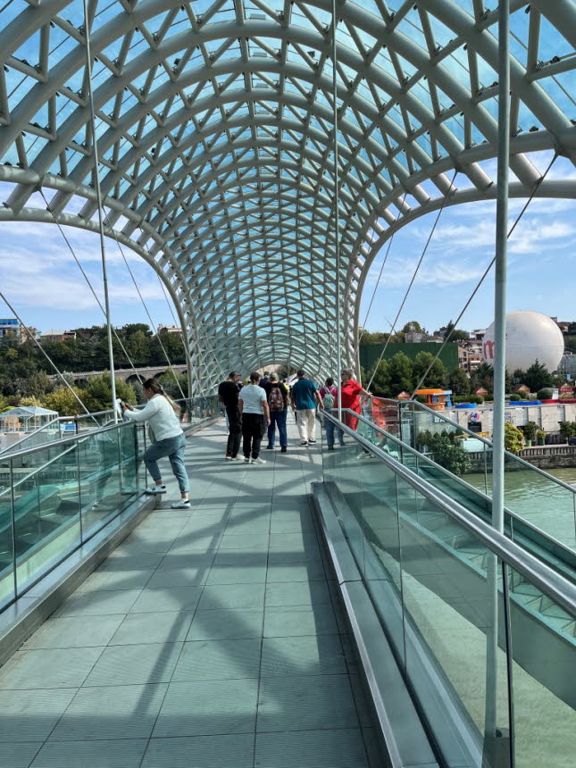 Spaziergang durch die Altstadt : Freiheitsbrcke