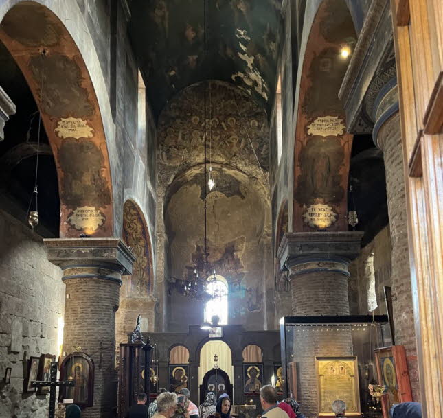 Spaziergang durch die Altstadt : Antschischati Orthodoxe Kirche